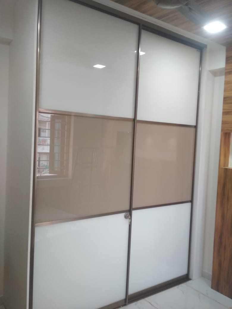 lowest-price-lacquer-glass-wardrobe-designs-in-gurgaon-gurugram-best-price-cheapest-price-glass-wardrobe-gurgaon-india